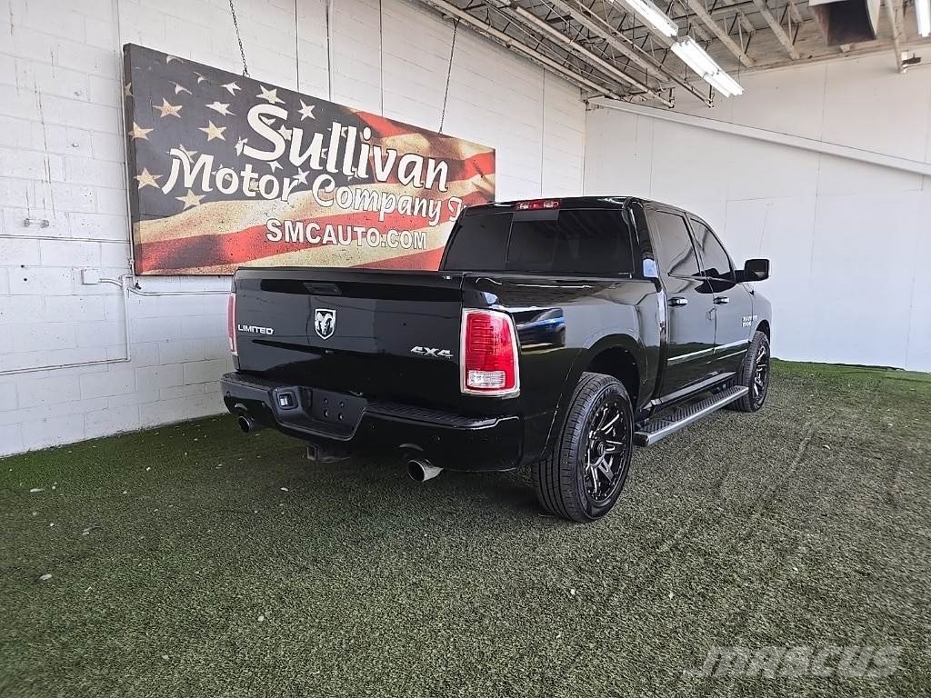 RAM 1500 شاحنات خفيفة/مفصلية الجوانب