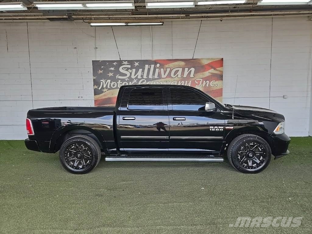 RAM 1500 شاحنات خفيفة/مفصلية الجوانب