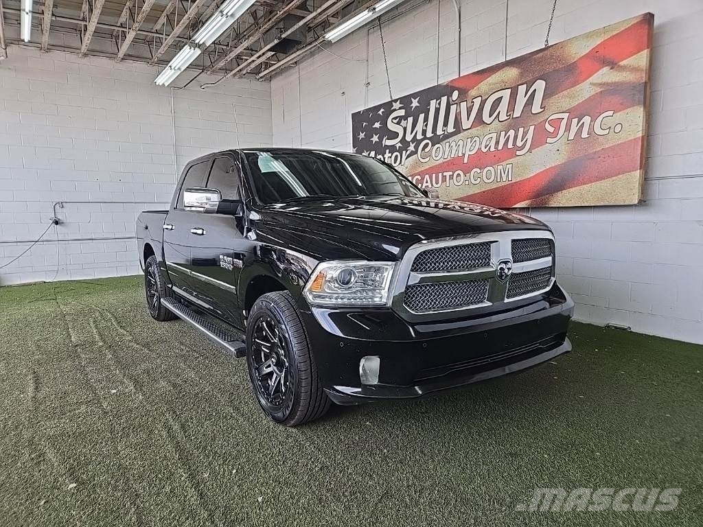 RAM 1500 شاحنات خفيفة/مفصلية الجوانب