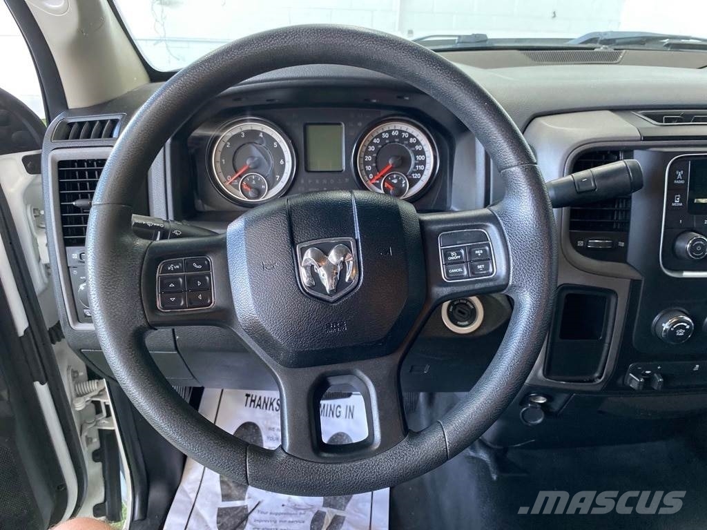 RAM 2500 شاحنات خفيفة/مفصلية الجوانب