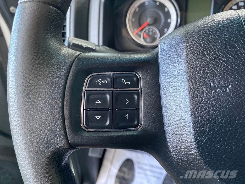 RAM 2500 شاحنات خفيفة/مفصلية الجوانب