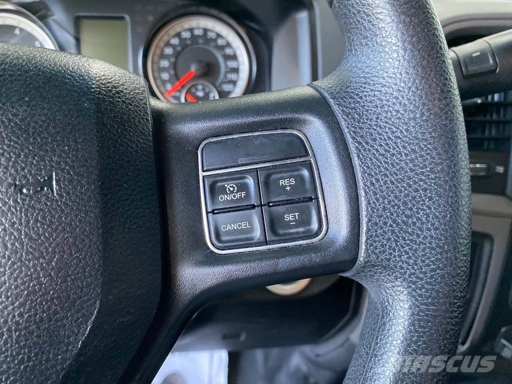 RAM 2500 شاحنات خفيفة/مفصلية الجوانب