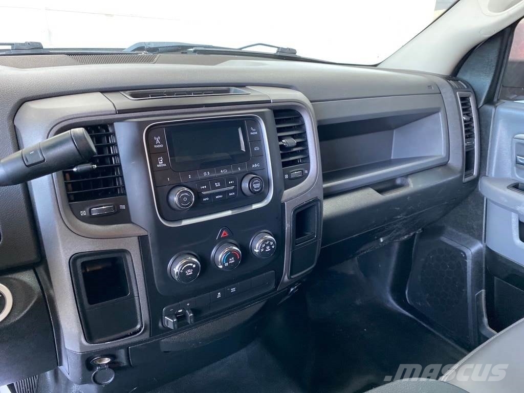 RAM 2500 شاحنات خفيفة/مفصلية الجوانب