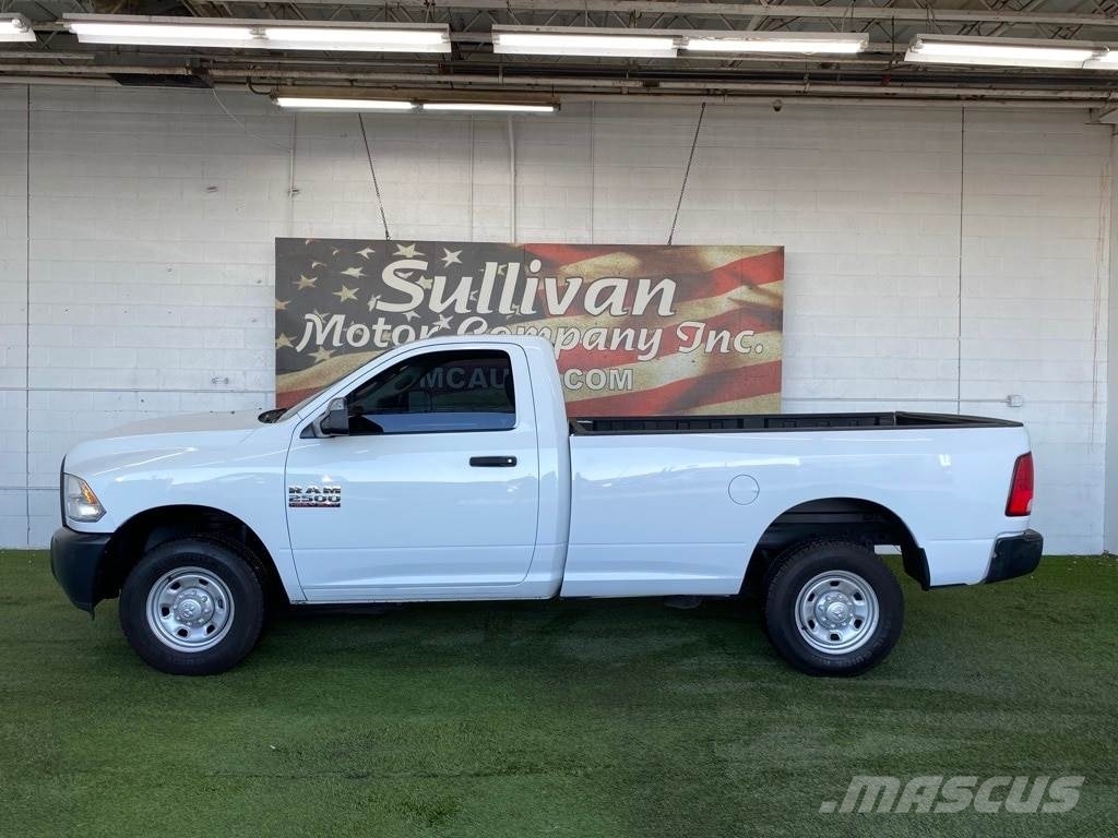 RAM 2500 شاحنات خفيفة/مفصلية الجوانب