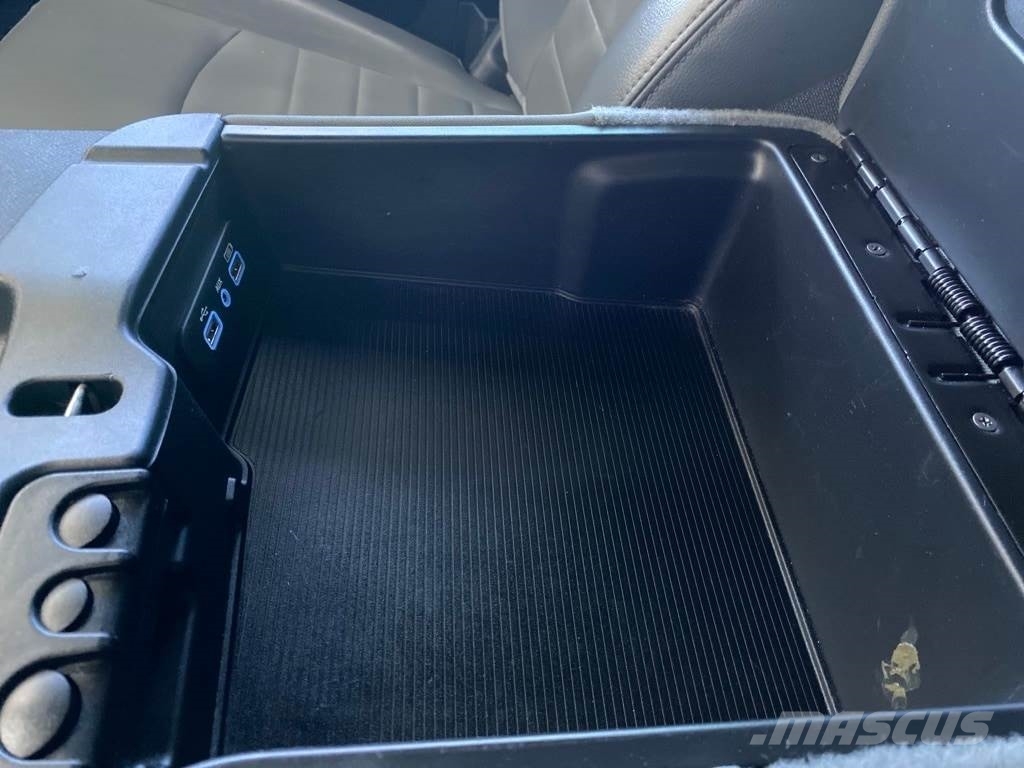 RAM 2500 شاحنات خفيفة/مفصلية الجوانب