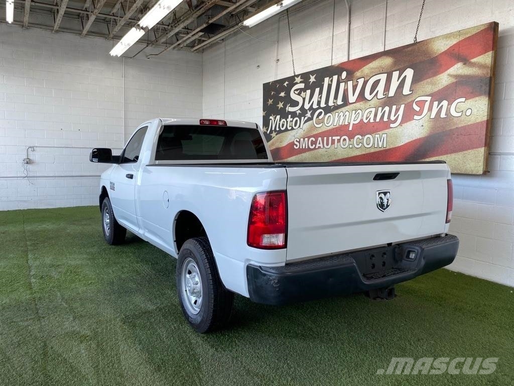 RAM 2500 شاحنات خفيفة/مفصلية الجوانب