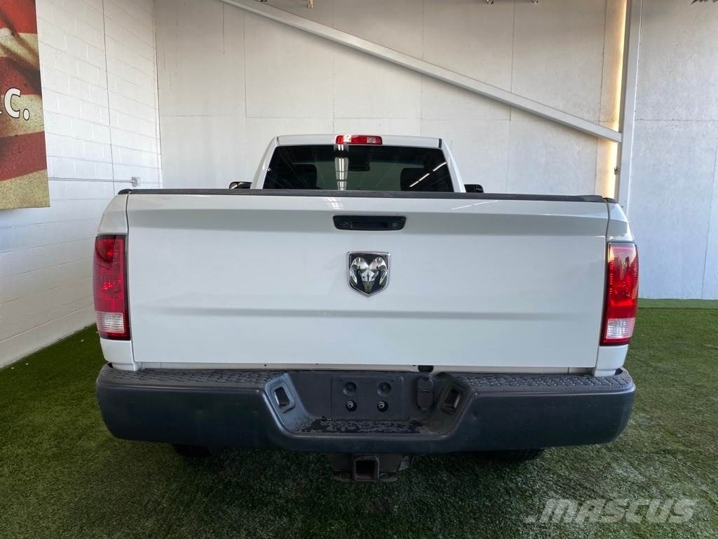RAM 2500 شاحنات خفيفة/مفصلية الجوانب