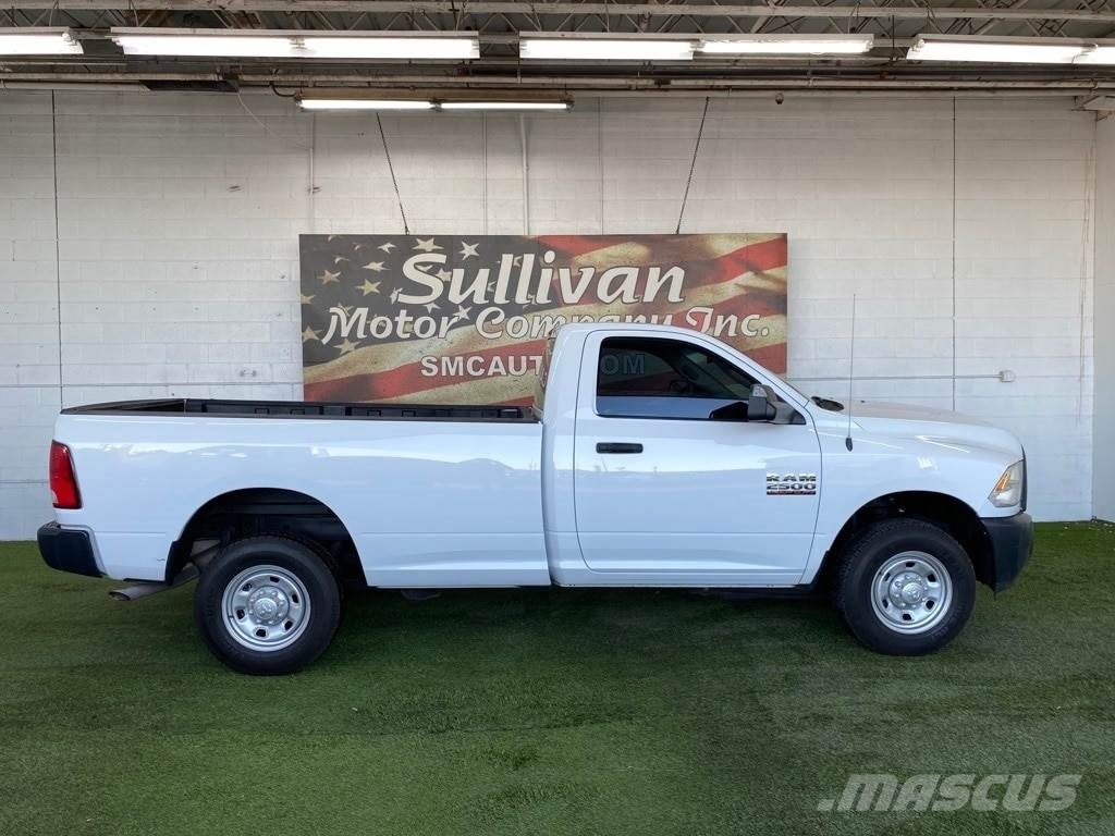 RAM 2500 شاحنات خفيفة/مفصلية الجوانب