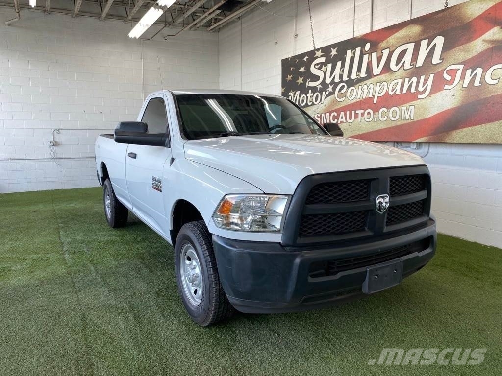 RAM 2500 شاحنات خفيفة/مفصلية الجوانب
