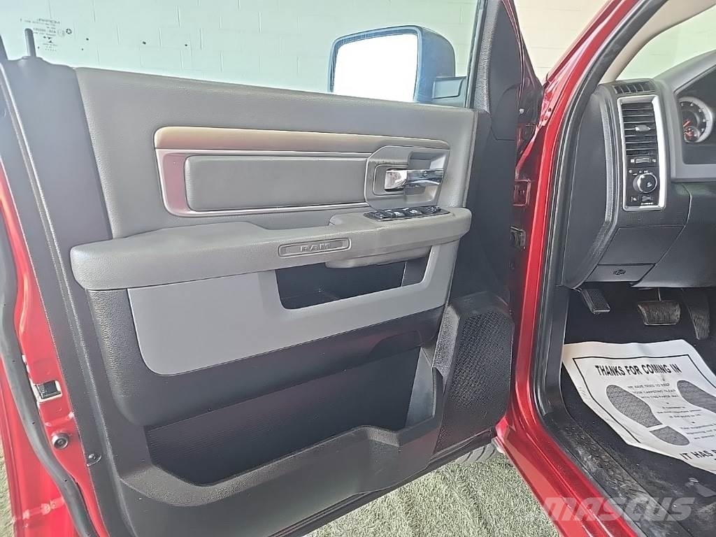 RAM 1500 شاحنات خفيفة/مفصلية الجوانب
