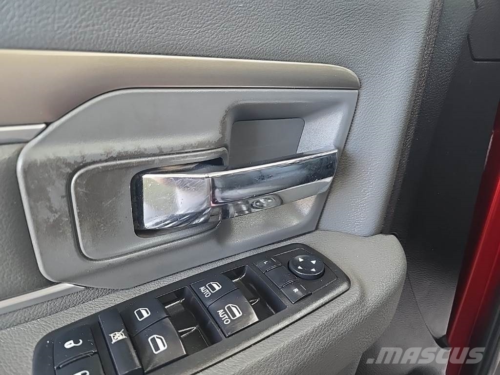 RAM 1500 شاحنات خفيفة/مفصلية الجوانب