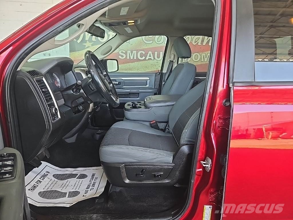 RAM 1500 شاحنات خفيفة/مفصلية الجوانب