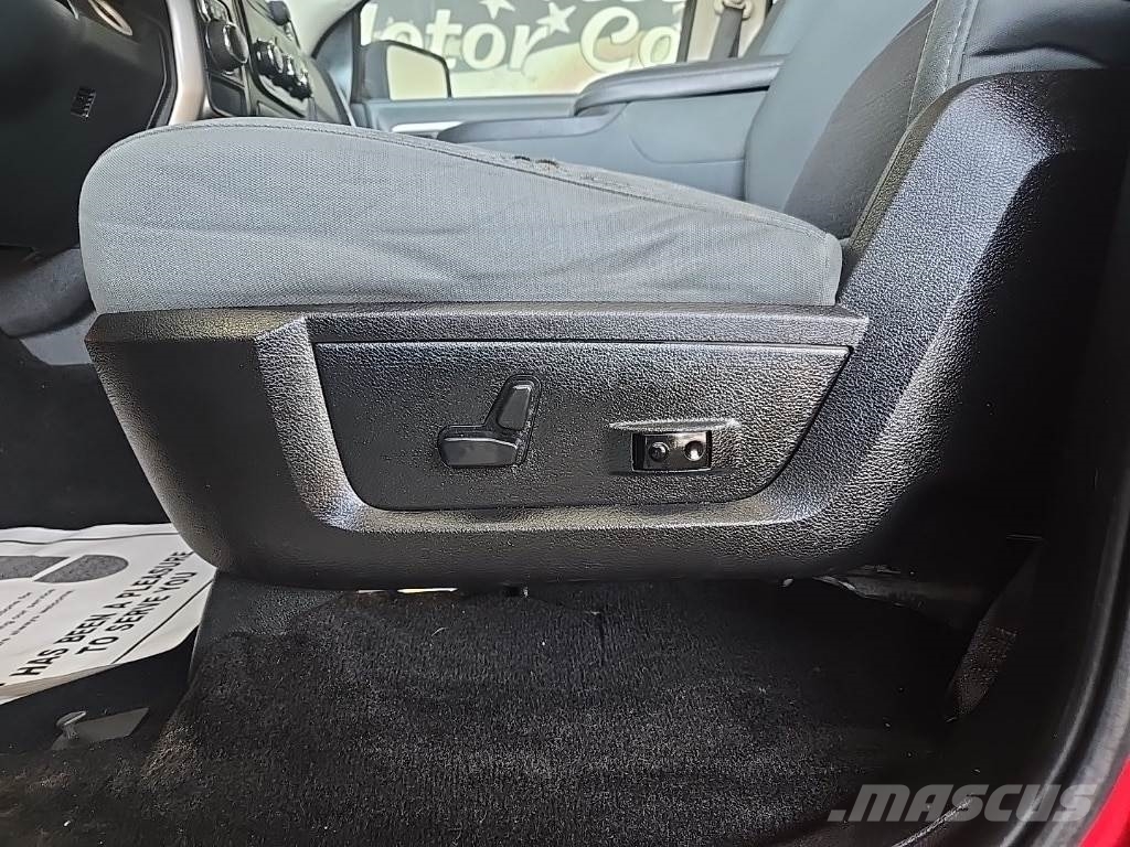 RAM 1500 شاحنات خفيفة/مفصلية الجوانب