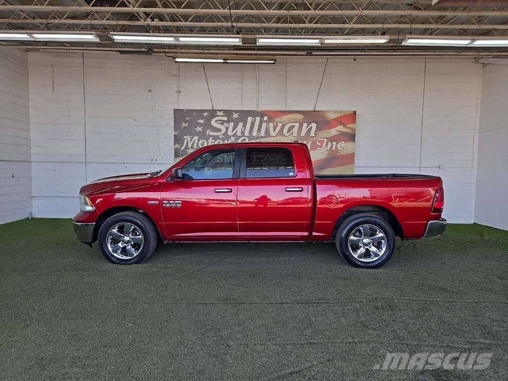 RAM 1500 شاحنات خفيفة/مفصلية الجوانب