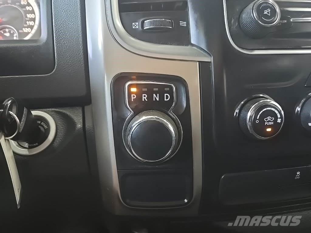 RAM 1500 شاحنات خفيفة/مفصلية الجوانب