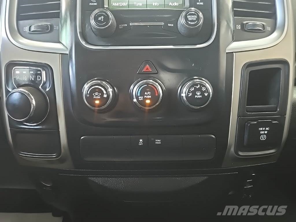 RAM 1500 شاحنات خفيفة/مفصلية الجوانب