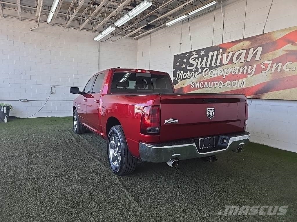 RAM 1500 شاحنات خفيفة/مفصلية الجوانب