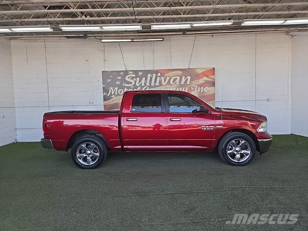 RAM 1500 شاحنات خفيفة/مفصلية الجوانب