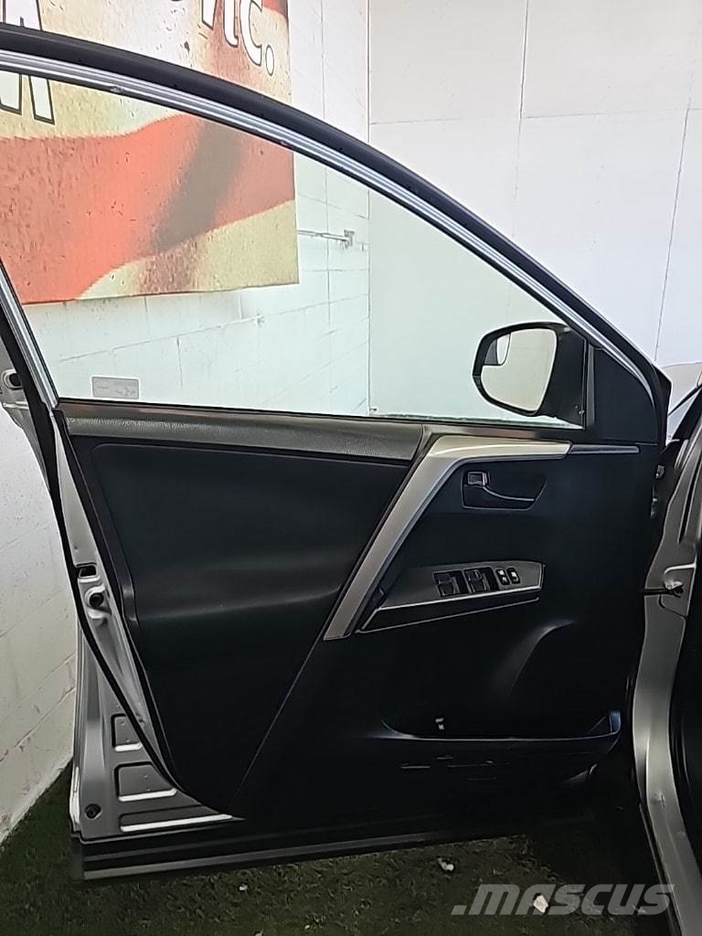 Toyota RAV4 자동차