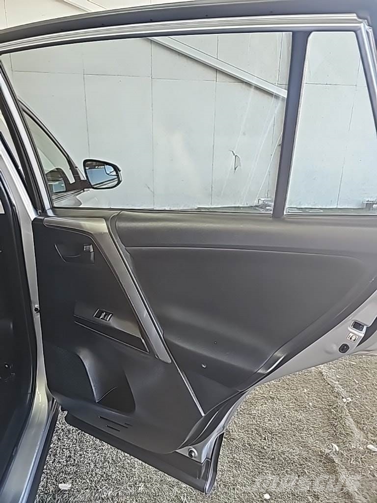 Toyota RAV4 자동차