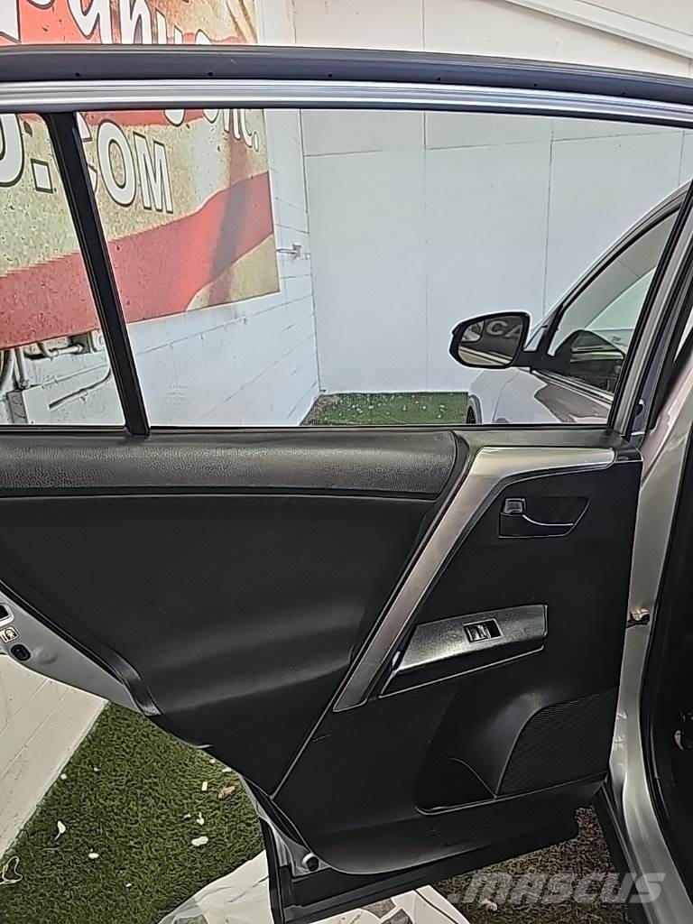 Toyota RAV4 자동차