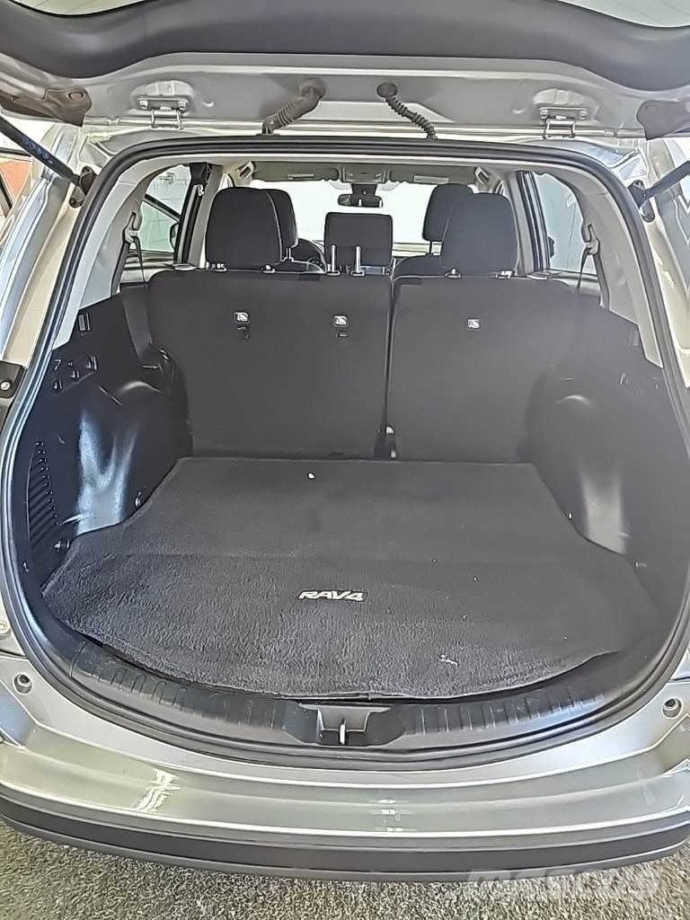 Toyota RAV4 자동차