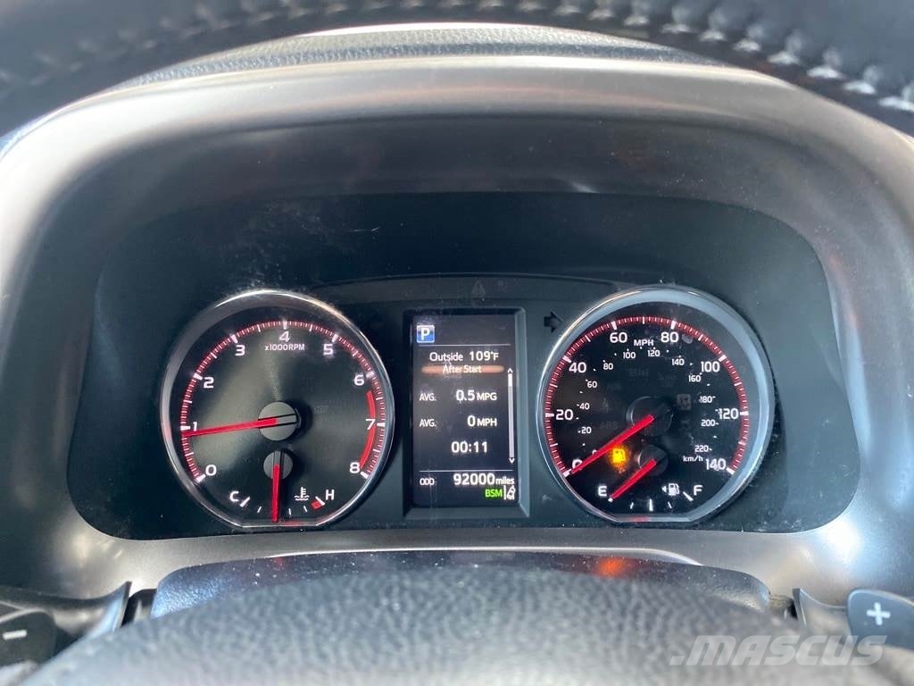 Toyota RAV4 سيارات
