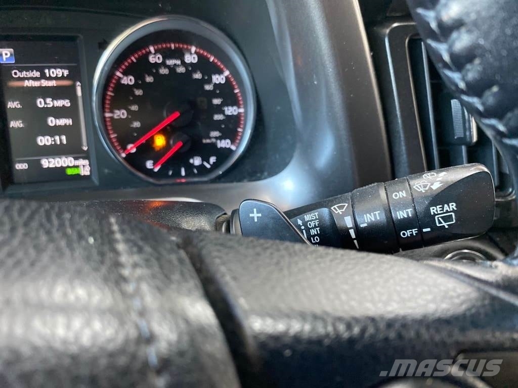 Toyota RAV4 سيارات