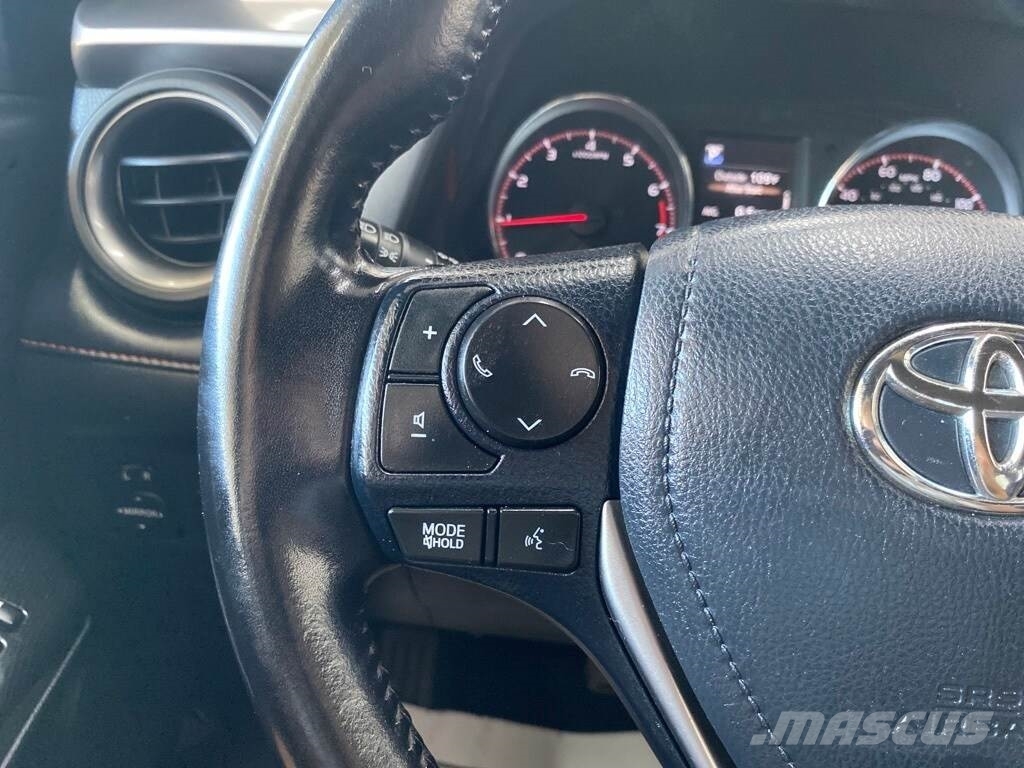 Toyota RAV4 سيارات