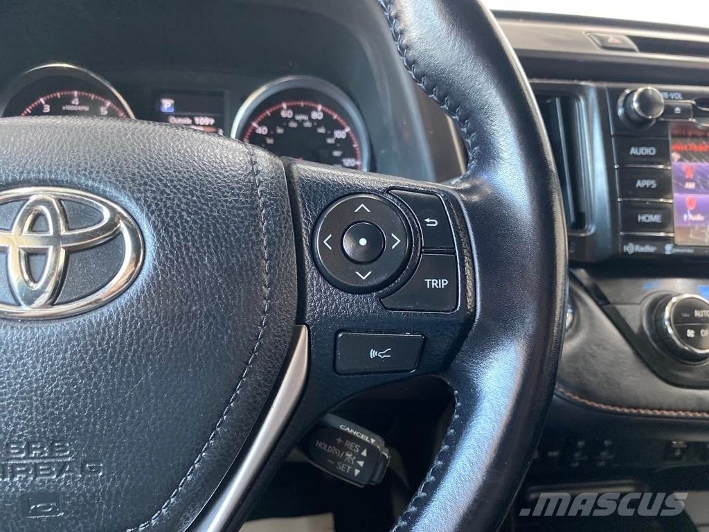 Toyota RAV4 سيارات