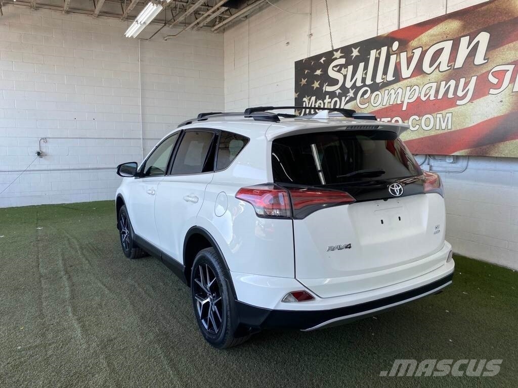 Toyota RAV4 سيارات