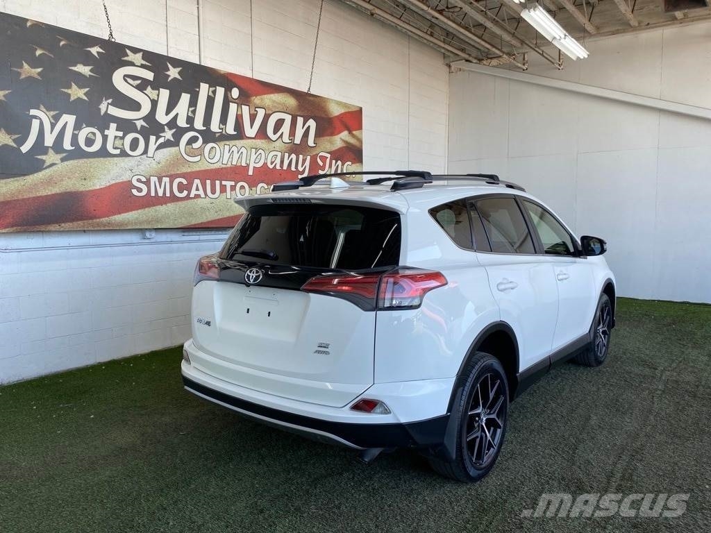 Toyota RAV4 سيارات