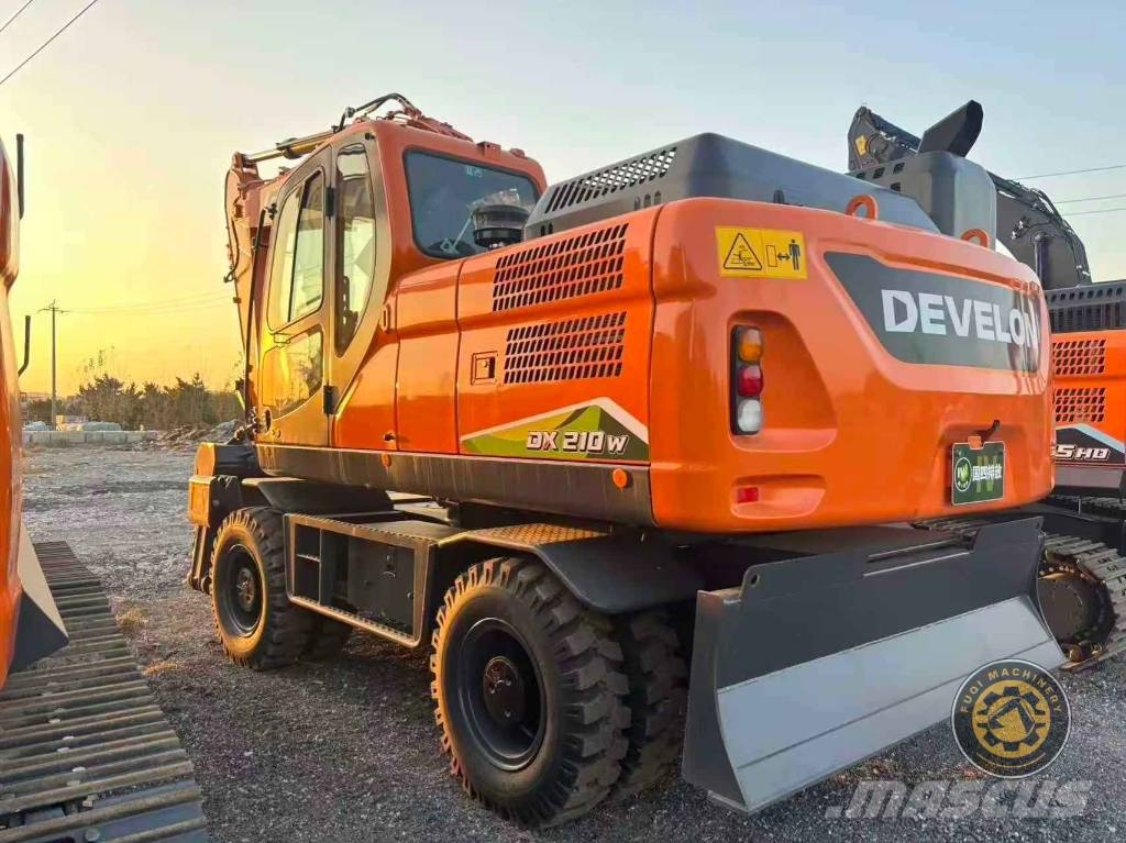 Develon DX210W Ratiniai ekskavatoriai