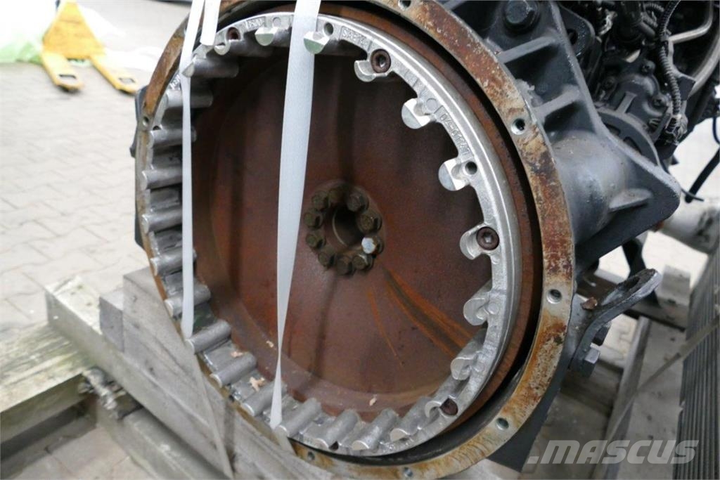 MAN D2676 LE121 معدات أحرى للفاكهة والخمور