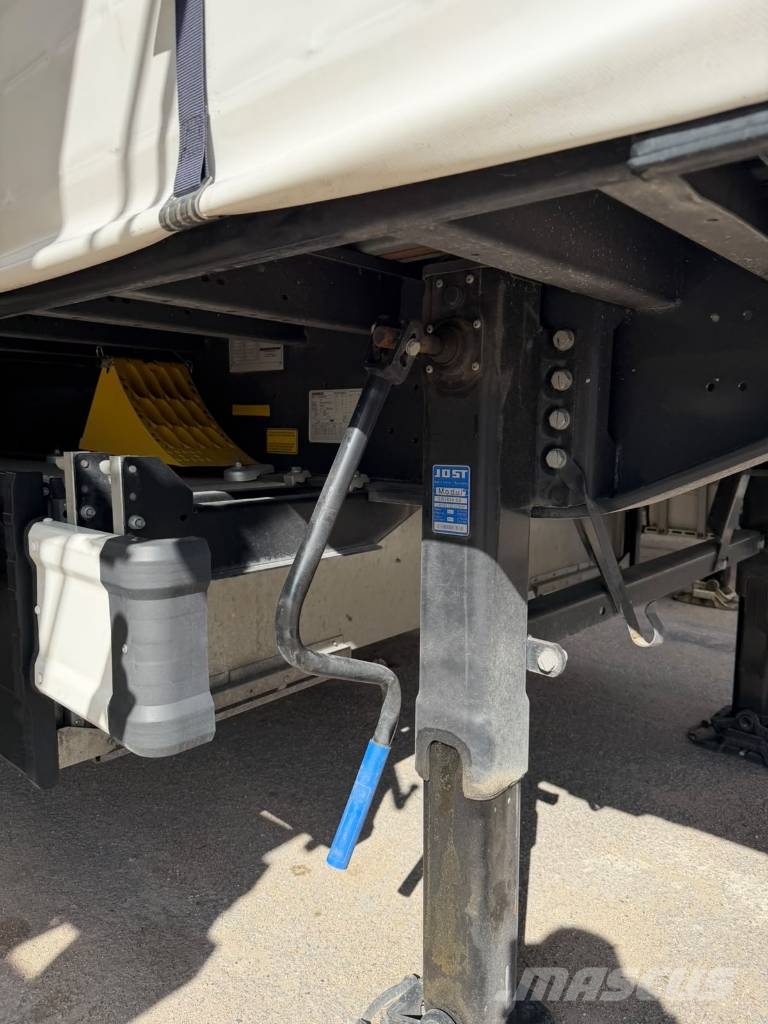 Kässbohrer PLSC (- de 5 000 km) Curtain sider semi-trailers