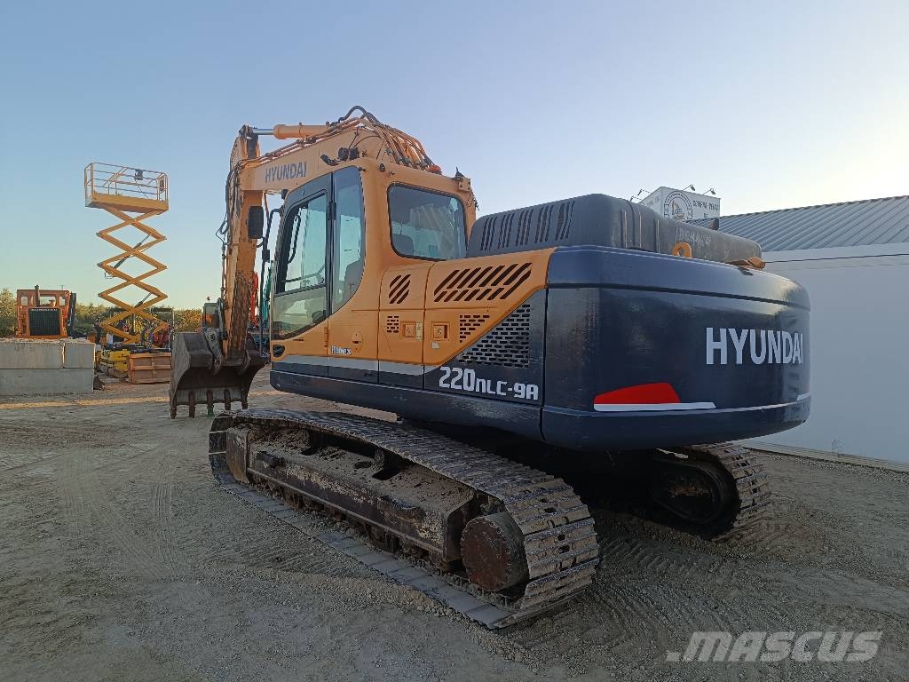 Hyundai R220LC-9A Pelle sur chenilles