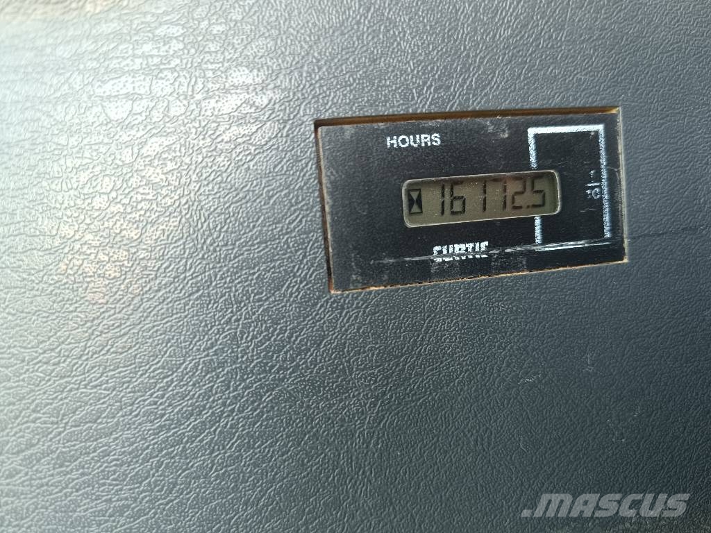 Hyundai R220LC-9A Pelle sur chenilles