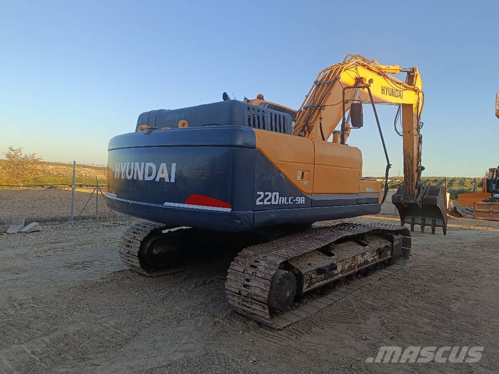 Hyundai R220LC-9A Pelle sur chenilles