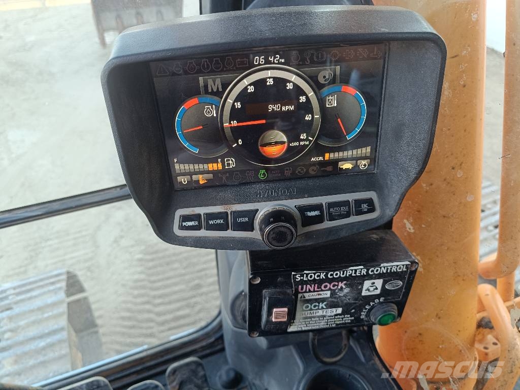 Hyundai R220LC-9A Pelle sur chenilles