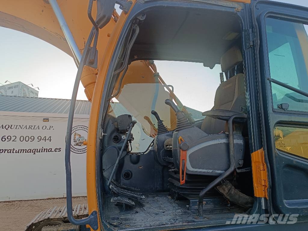 Hyundai R220LC-9A Pelle sur chenilles