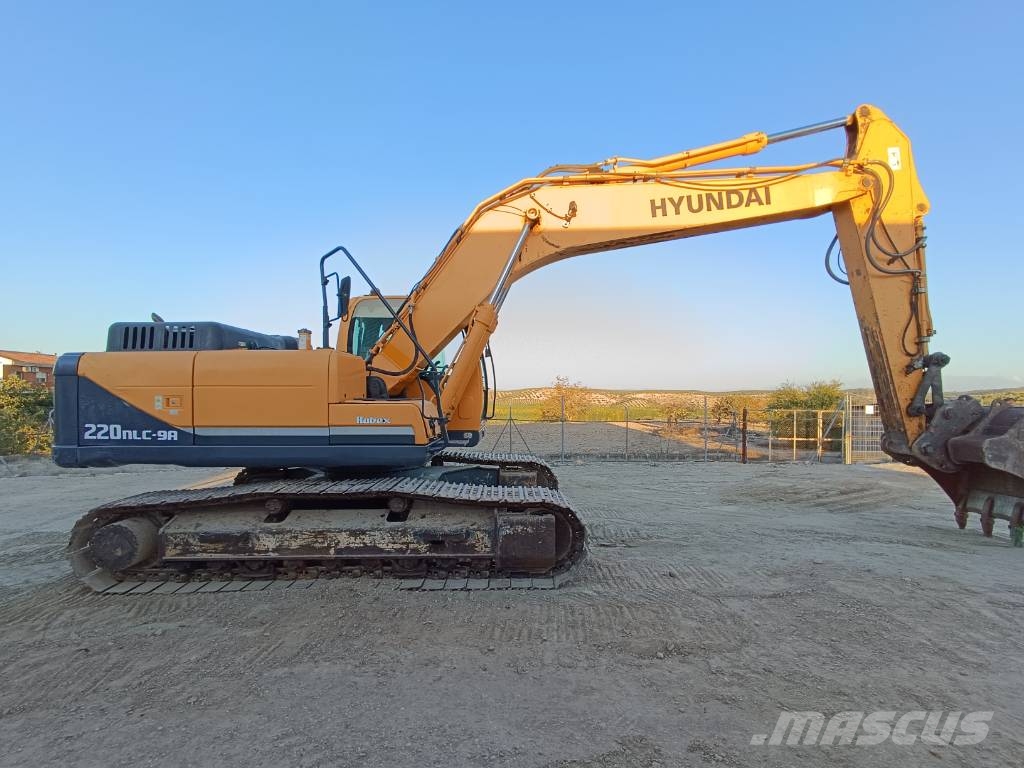 Hyundai R220LC-9A Pelle sur chenilles