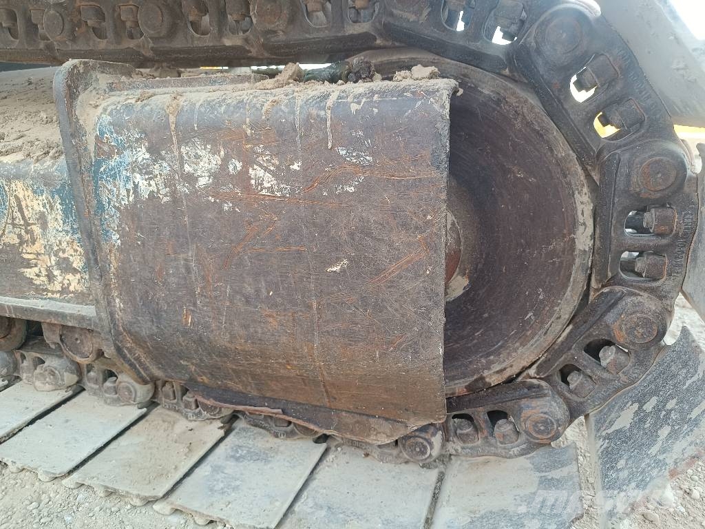 Hyundai R220LC-9A Pelle sur chenilles