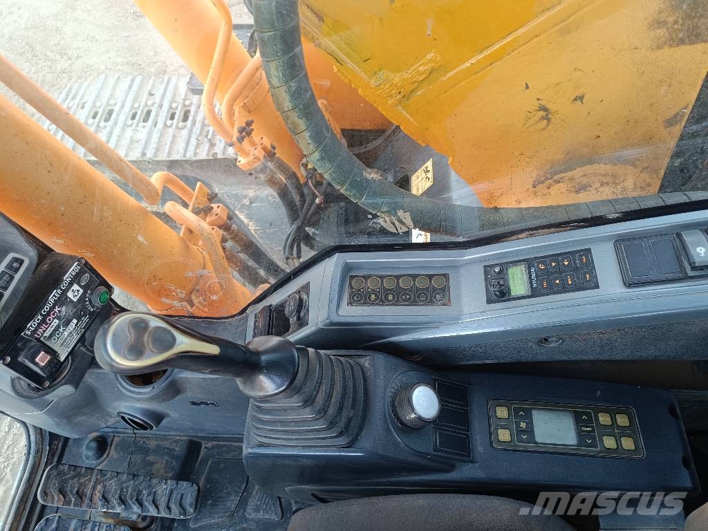 Hyundai R220LC-9A Pelle sur chenilles