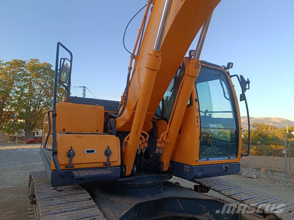 Hyundai R220LC-9A Pelle sur chenilles
