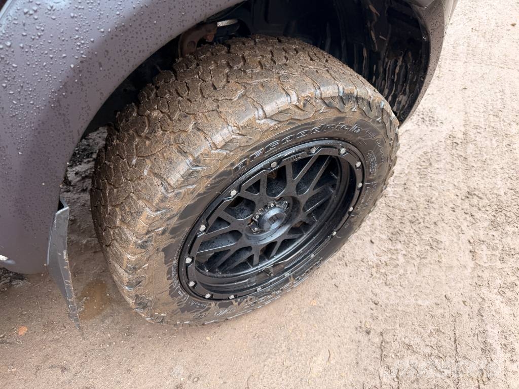 Nissan Navara Flakbilar/Pickuper