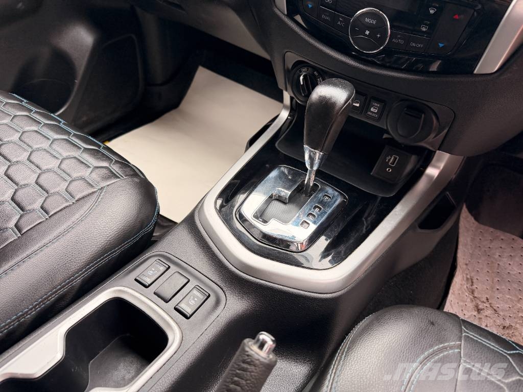 Nissan Navara Flakbilar/Pickuper