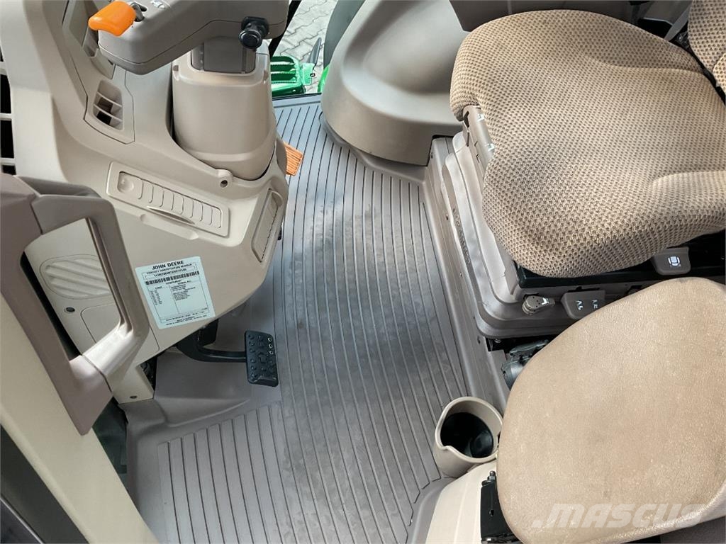 John Deere 6M 200 الجرارات