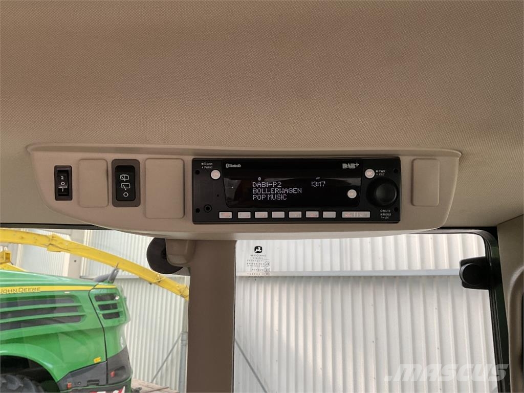 John Deere 6M 200 الجرارات