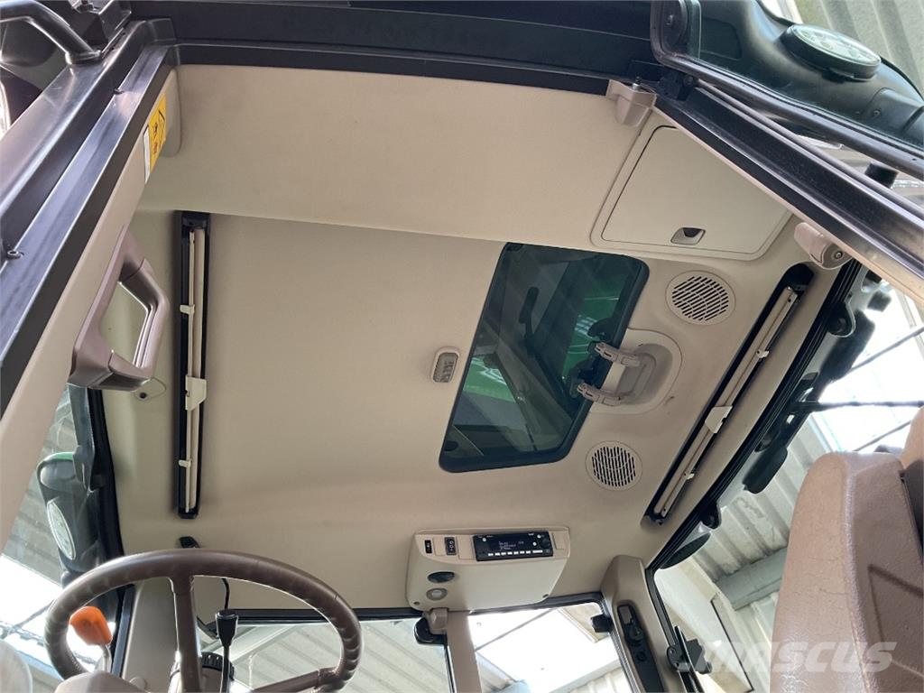 John Deere 6M 200 الجرارات