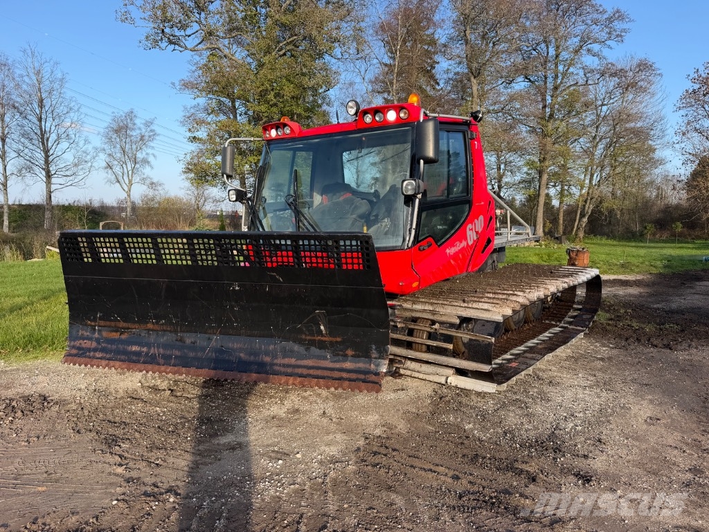 PISTEBULLY 600 鏟雪車